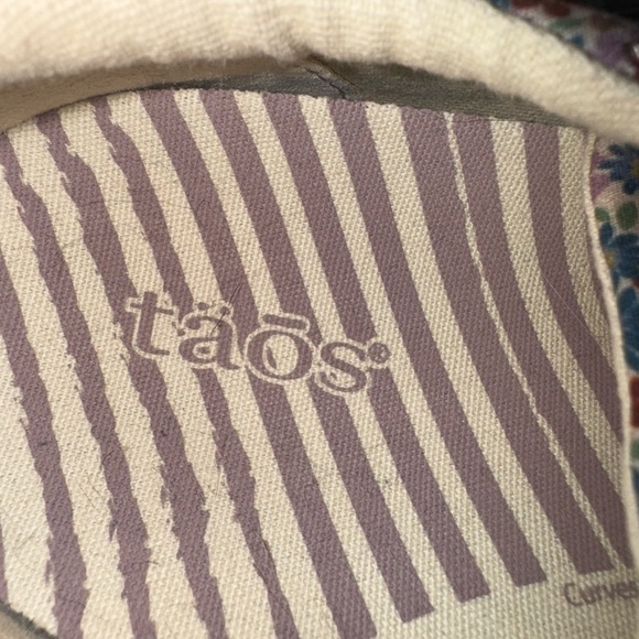 Taos Star Sneaker (Women) - Mauve Floral Multi. Size 7. VGUC - Picture 11 of 11